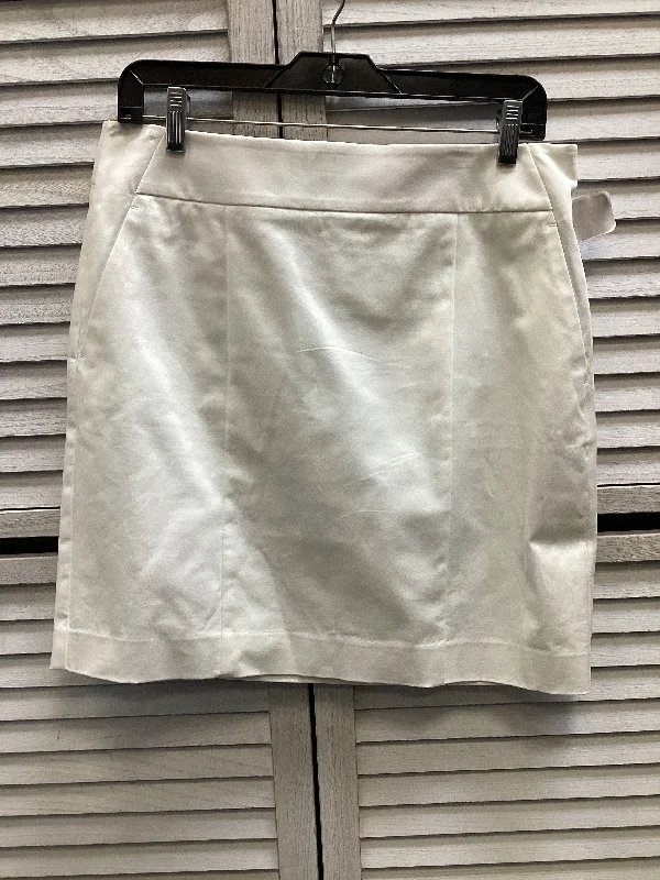 Skirt Mini & Short By Ann Taylor In White, Size: 8